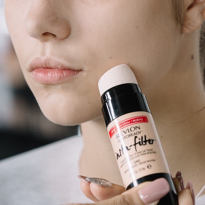 ครีมรองพื้น REVLON PHOTOREADY INSTAFILLER FOUNDATION