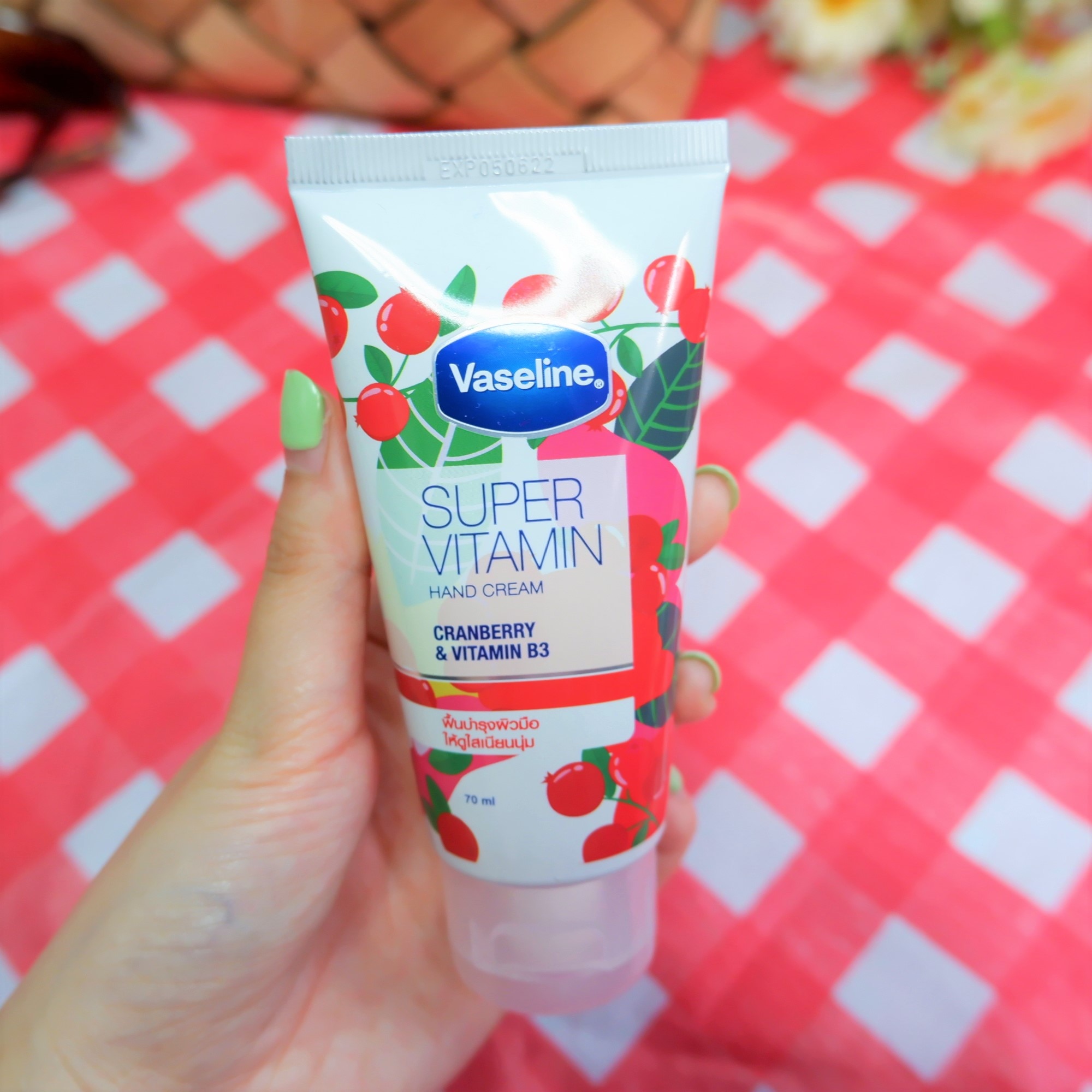 Vaseline Super Vitamin Hand Cream Citrus & Vitamin B3 - สูตรแครนเบอร์รี่