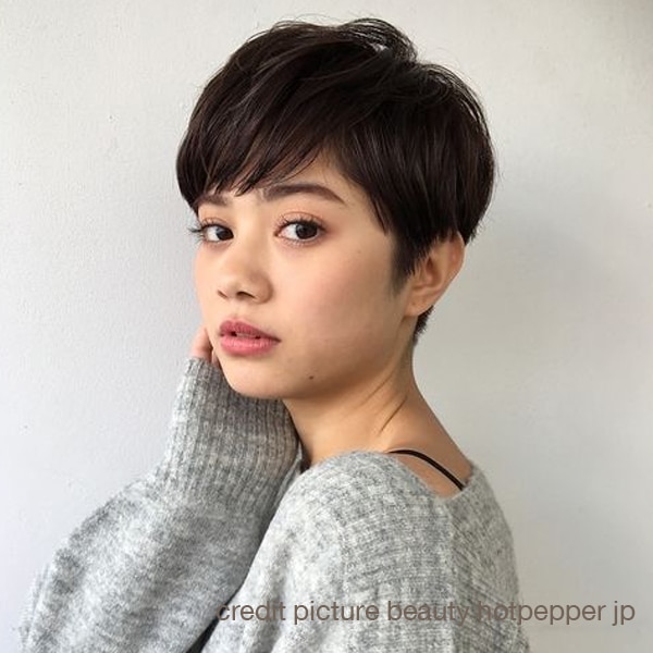  PIXIE CUT ทรงผมสั้นหญิงเท่ ๆ ทำให้ช่วงหน้าผากดูยาวขึ้น