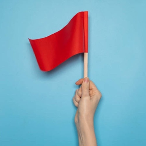 สัญญาณเตือน Red Flag คนแบบไหนที่ควรหลีกเลี่ยง&nbsp;